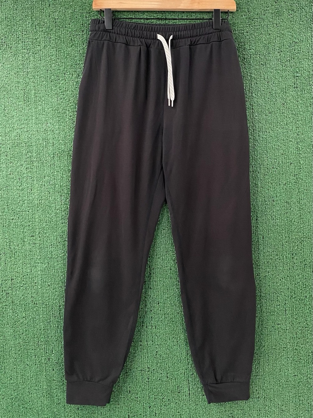 Vuori Performance Dreamknit Black Joggers Women’s Size Medium